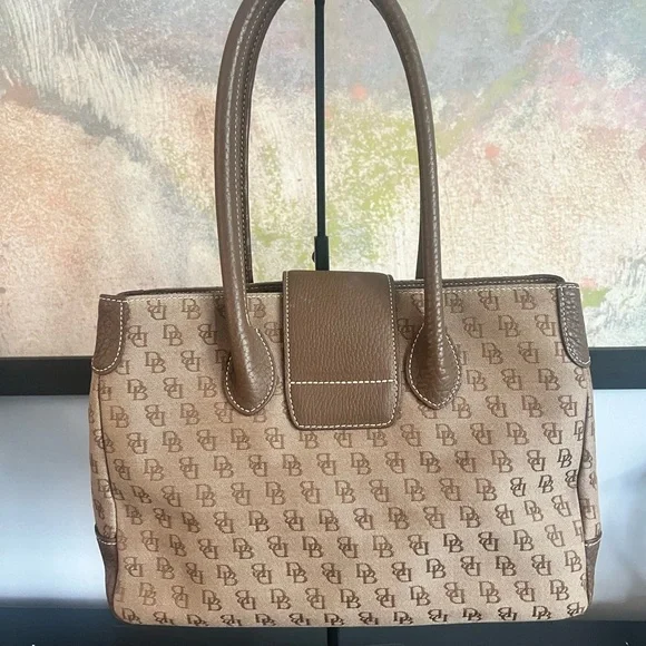 Dooney & Bourke Tan Shoulder Bag with Monogram Design - Picture 3 of 6